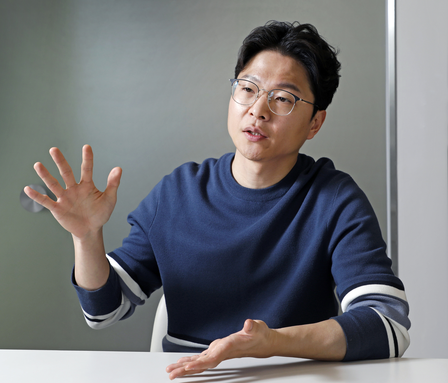 Hyper Accel CEO Kim Joo-young speaks during an interview with the Korea JoongAng Daily on March 10. [PARK SANG-MOON]