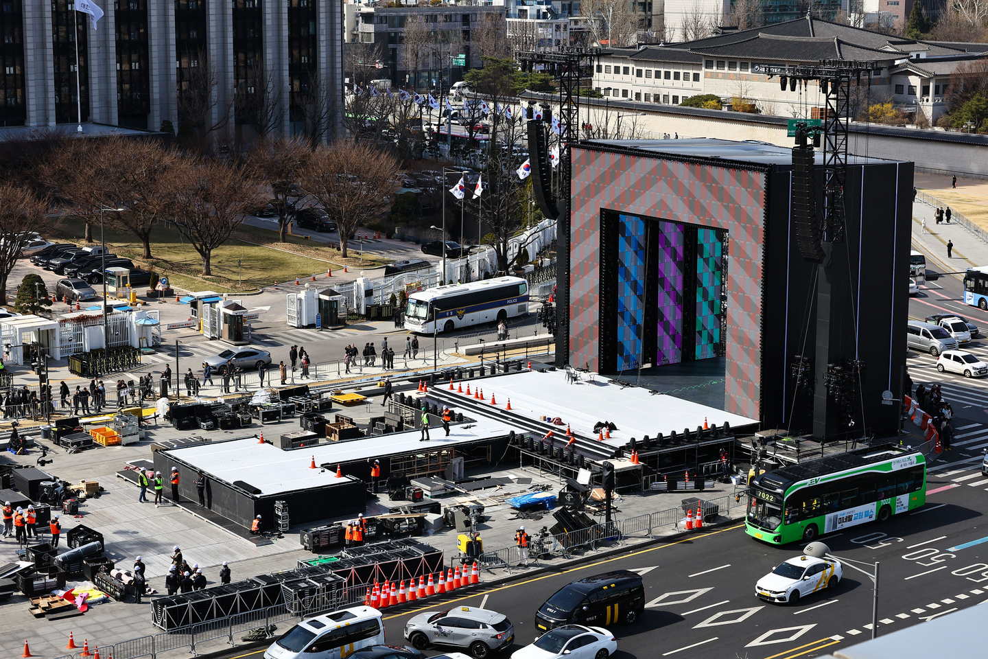 Preparations are underway at Gwanghwamun Square in central Seoul on March 19 for BTS’s upcoming performance on March 21. [KIM JONG-HO]