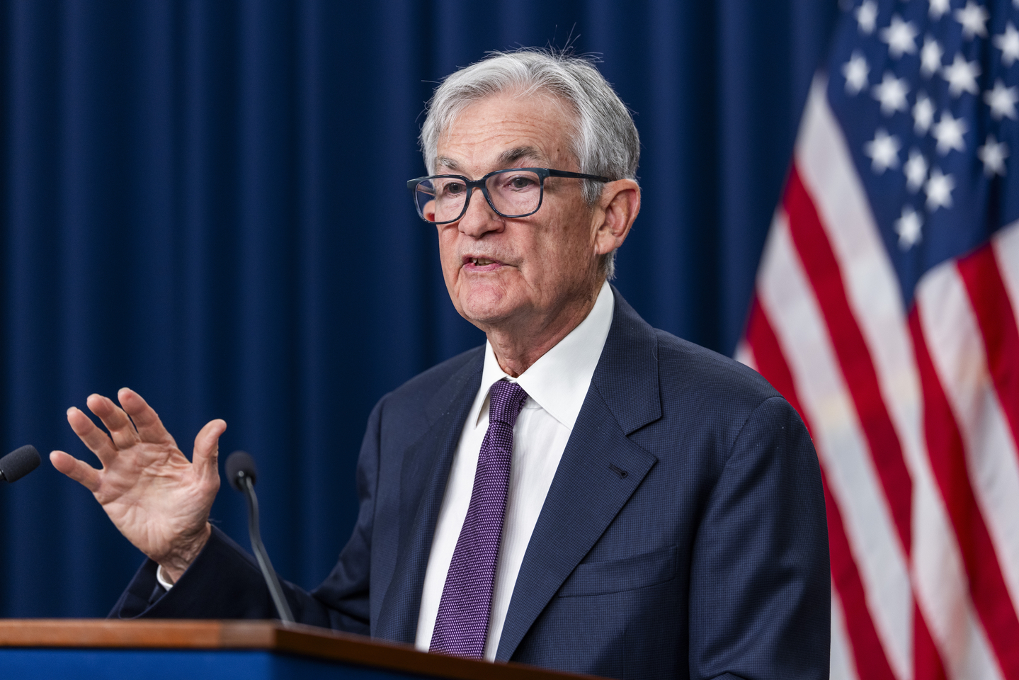 U.S. Federal Reserve Chair Jerome Powell speaks to reporters following the Fed’s decision to leave interest rates unchanged at the Federal Reserve in Washington on March 18. [EPA/YONHAP]