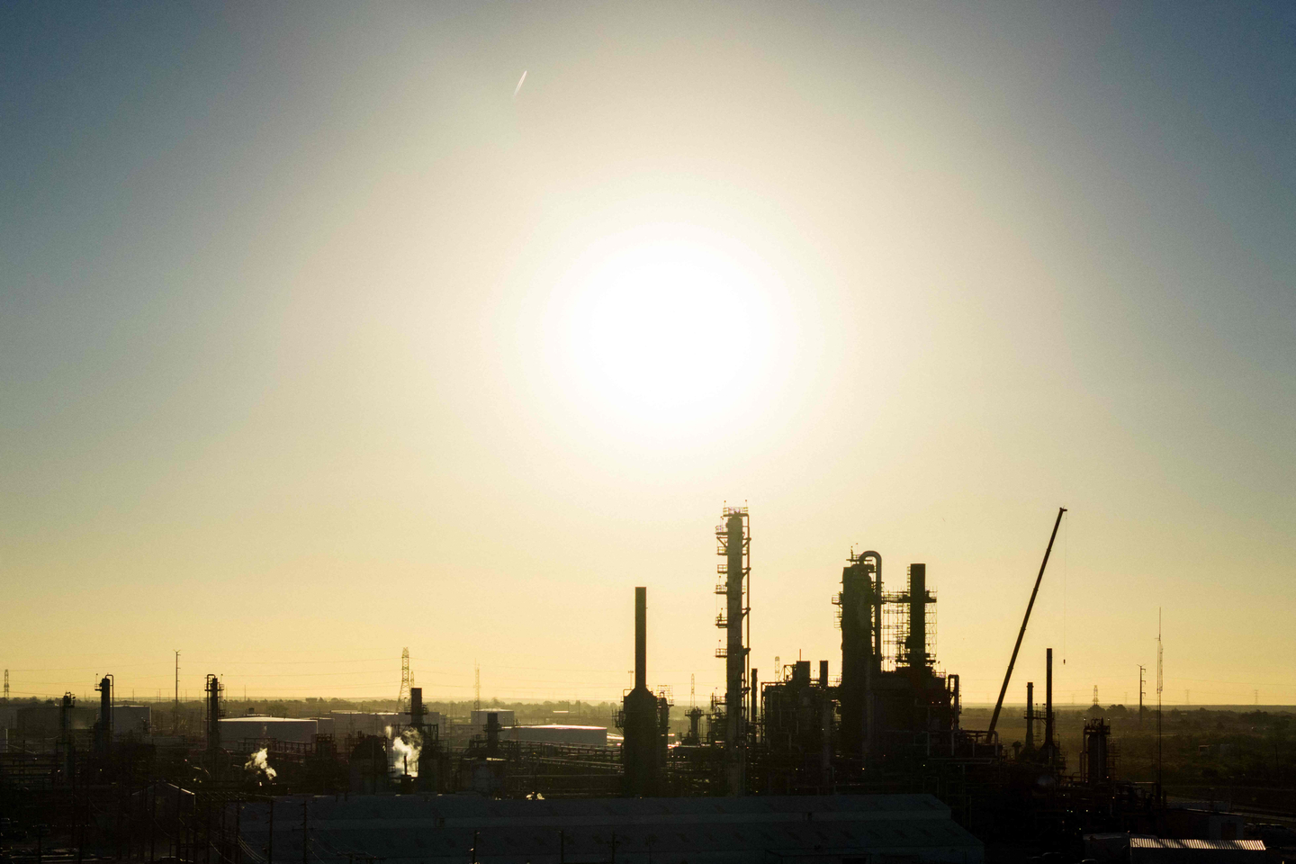 In an aerial view, the Big Spring Refinery is seen in Big Spring, Texas on Marh 19. The Donald Trump administration announced it is considering multiple options to boost oil supplies as it seeks solutions to the global energy crisis that followed U.S.-Israeli strikes on Iran. [AFP/YONHAP]