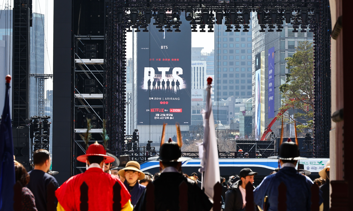 A billboard on a building near Gwanghwamun Square in Jongno District, central Seoul, displays an advertisement for BTS’s comeback concert on March 19, two days ahead of the performance. [KIM JONG-HO]