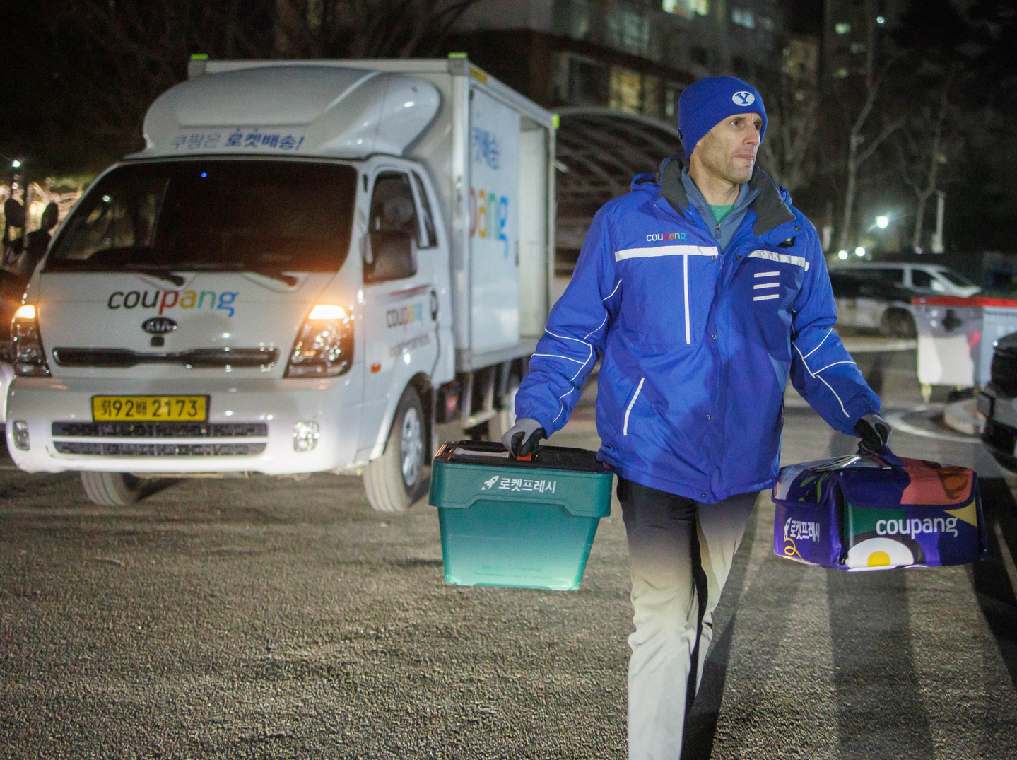 Coupang CEO Harold Rogers takes part in the e-commerce company's dawn delivery work from the evening of March 19 to the next morning as part of his promise to take a closer look at the working conditions of the company's delivery workers. [COUPANG]