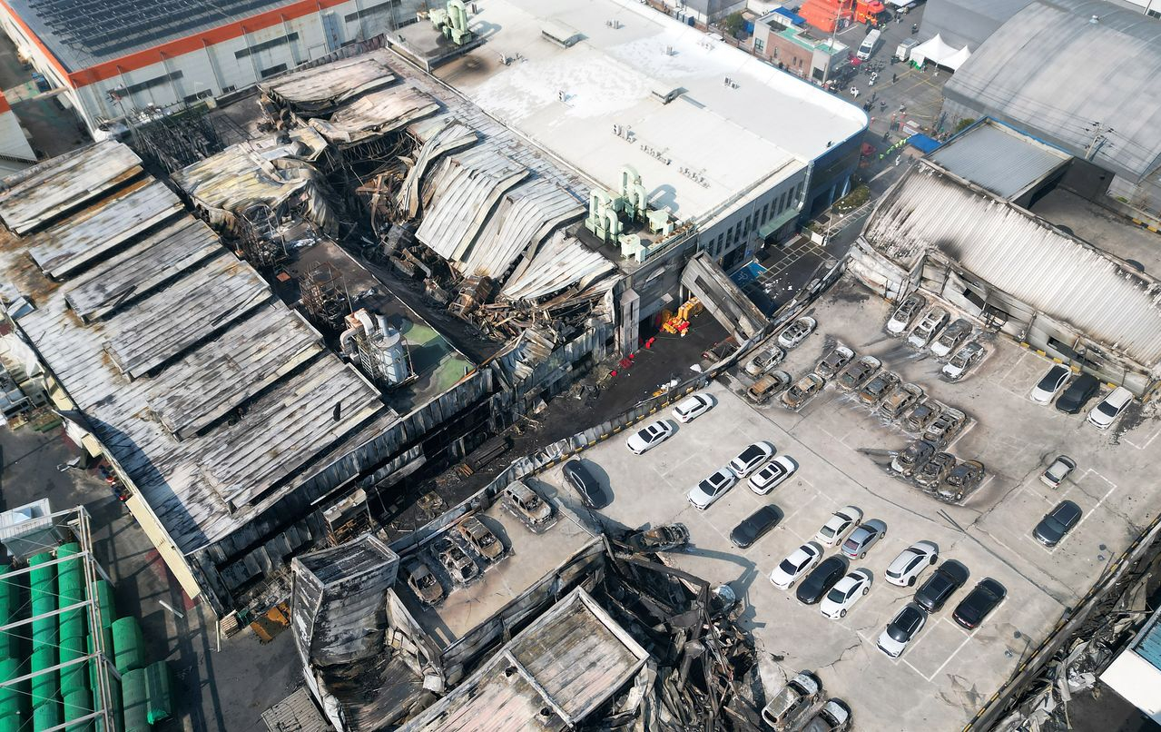 An aerial view of the factory fire site in Daejeon on March 11. [YONHAP]