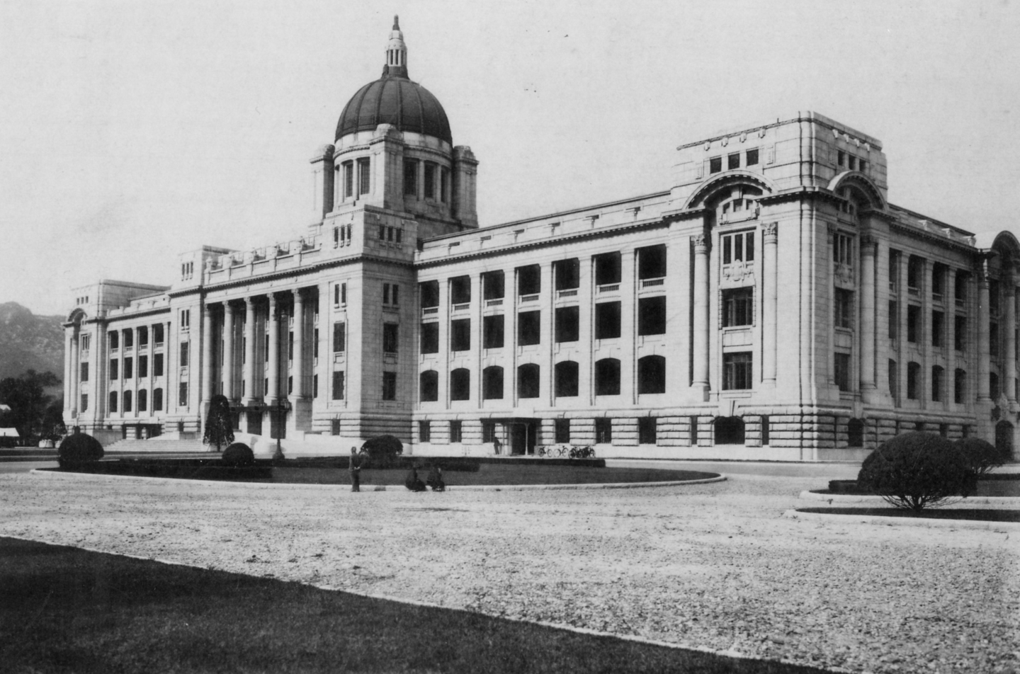 The Japanese Government-General Building in central Seoul in 1929, three years after its completion [JOONGANG ILBO]