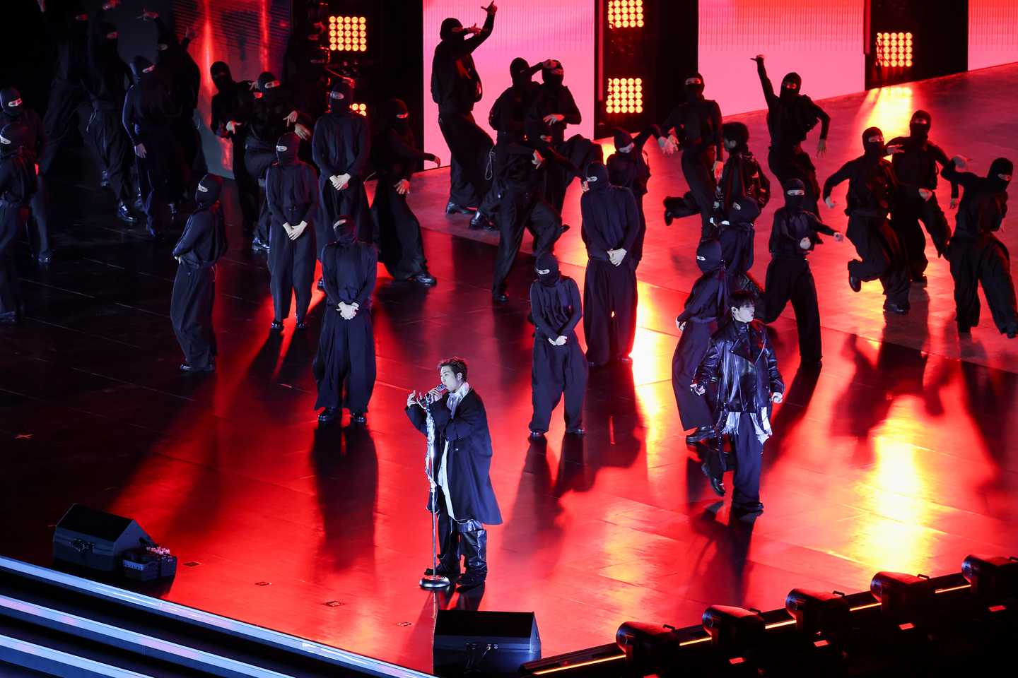 BTS performs at Gwanghwamun Square in central Seoul on March 21. [AP/YONHAP] 