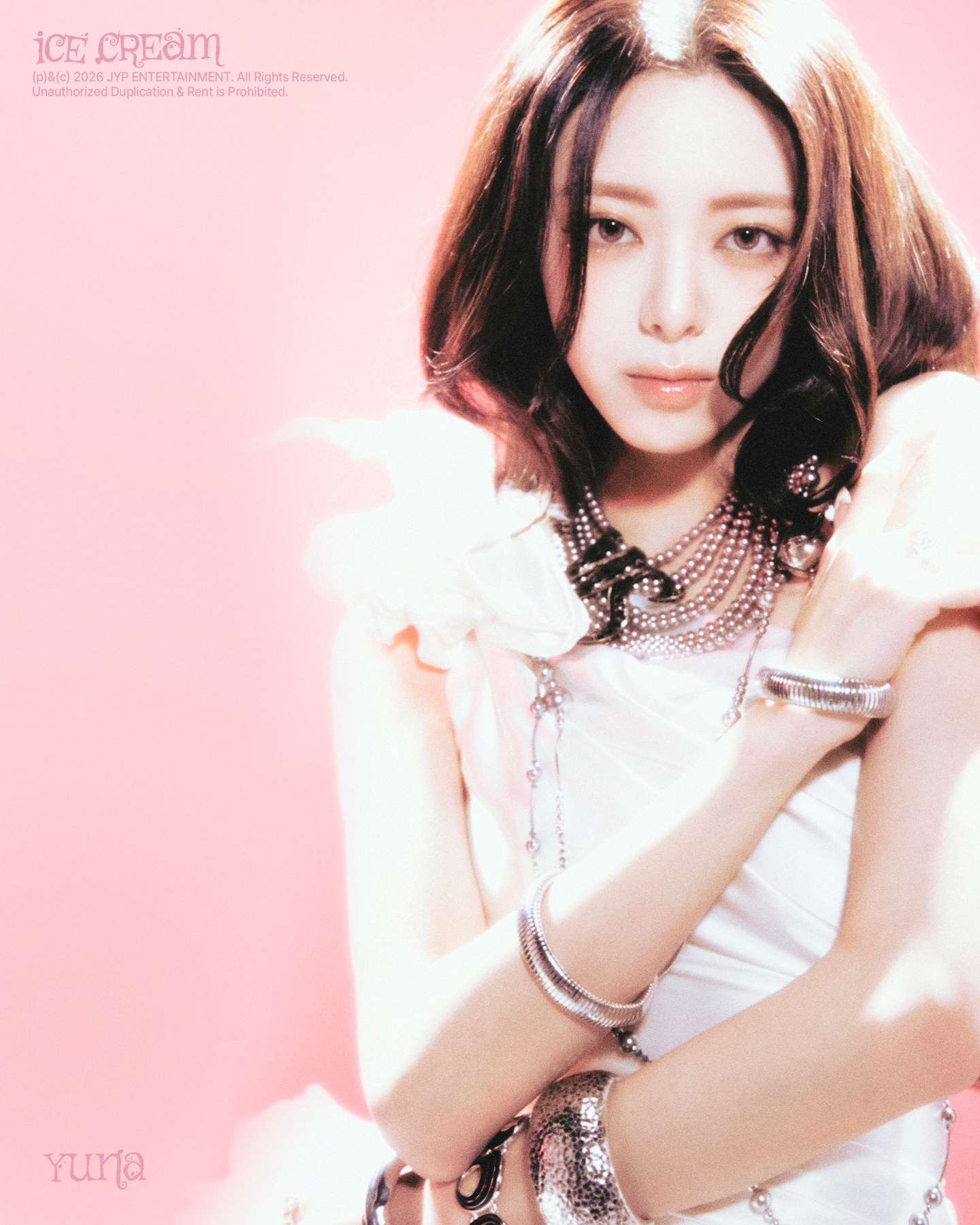 A concept photo for “Ice Cream,” the solo debut EP by Yuna of girl group ITZY [JYP ENTERTAINMENT]