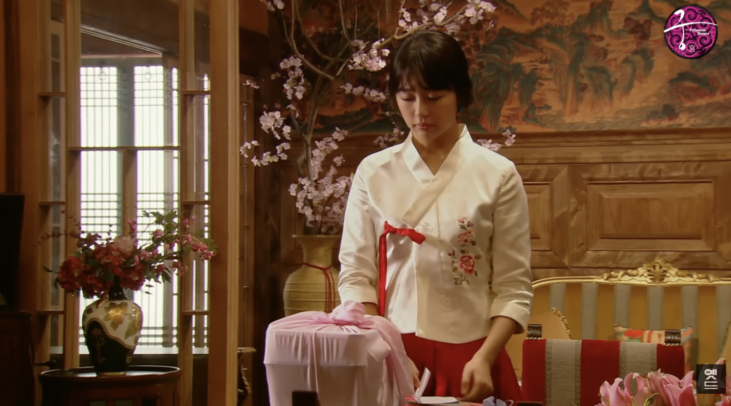 A scene from MBC's series ″Princess Hours″ (2006) [SCREEN CAPTURE]