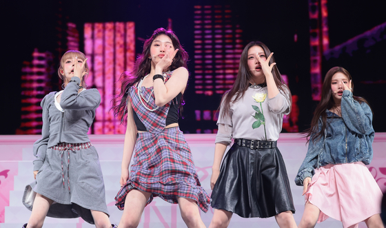 Girl group Baby DONT Cry performs "Shapeshifter," a prereleased track from its first EP "After Cry," during a press showcase at Blue Square in Yongsan District, central Seoul, on March 24. [NEWS1] 