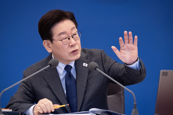 President Lee Jae Myung appeals citizens' participation in the energy-saving campaign during a Cabinet meeting held at the Blue House on March 24. [JOINT PRESS CORPS]