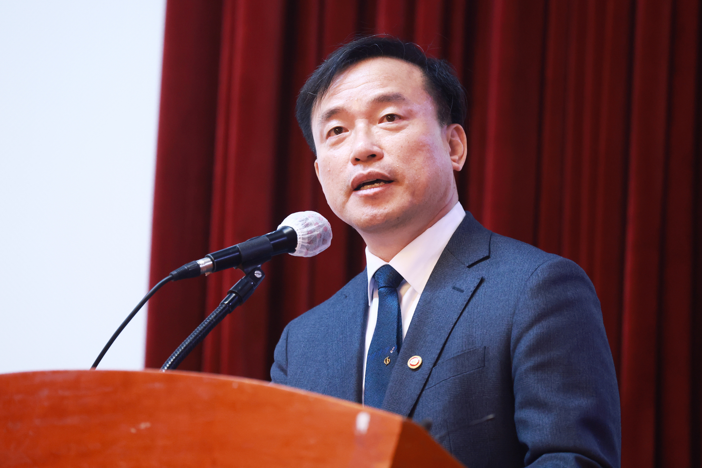 Kim Jong-cheol, chair of the Korea Media Communications Commission, speaking during an event held in Seoul on March 20. [YONHAP] 