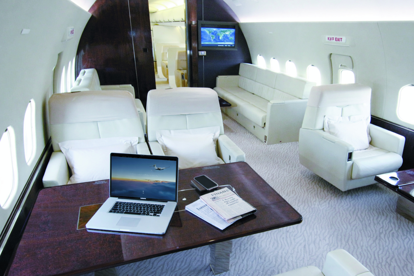Interior view of Korean Air’s BBJ Boeing 737-700 business jet, operated as a dedicated aircraft for corporate leaders and VIP clients. [KOREAN AIR]
