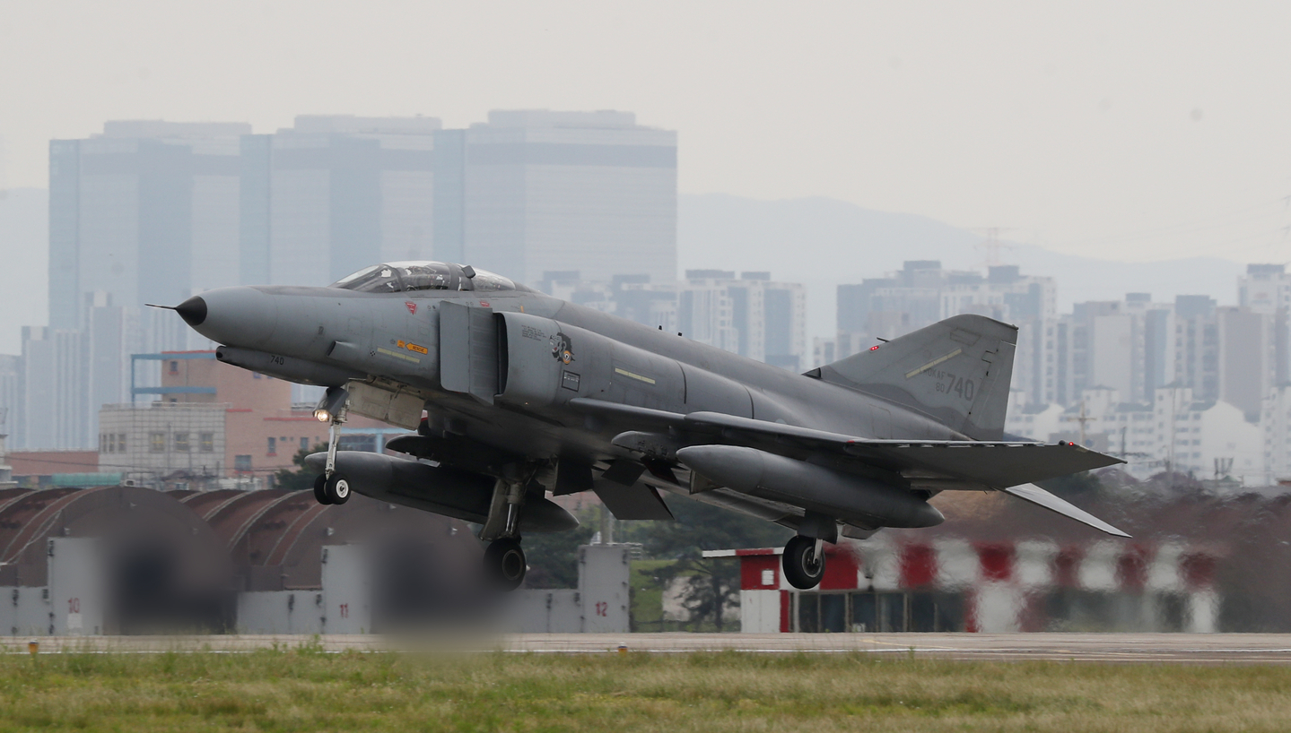 An Air Force F-4E Phantom fighter jet takes off from the Republic of Korea Air Force 10th Fighter Wing in Suwon, Gyeonggi, on May 20, 2024. [NEWS1]