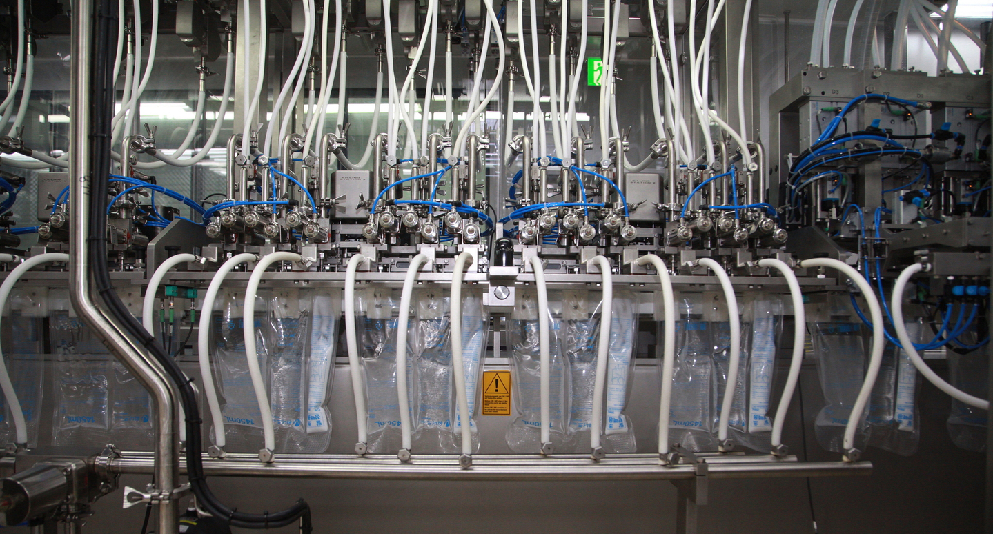 The IV fluid manufacturing process is seen at JW Life Science’s JW Dangjin Production Complex. [JW LIFE SCIENCE]