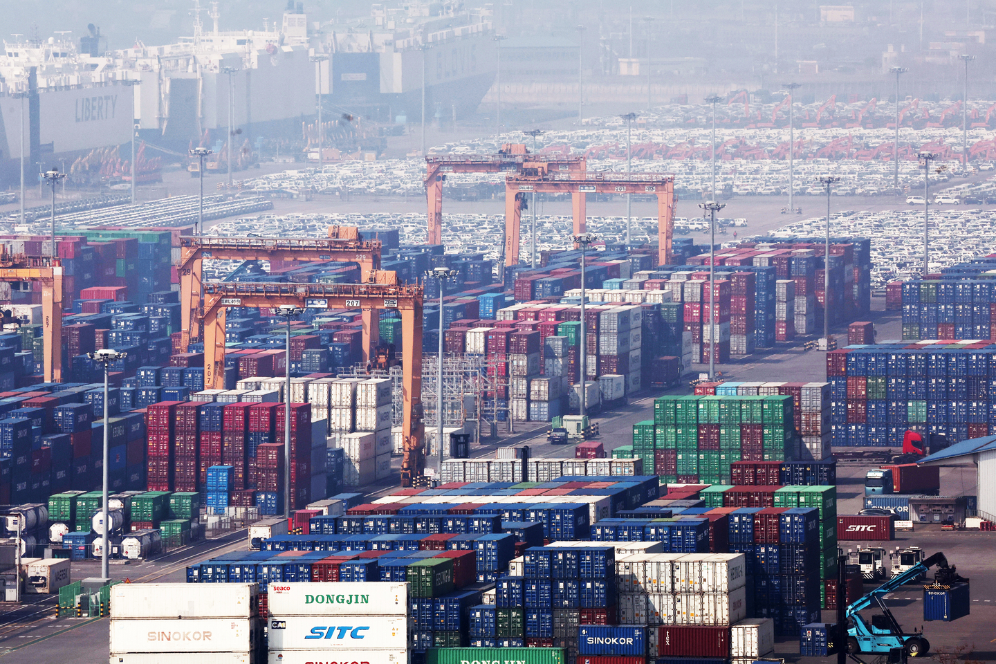 Containers are stacked at Pyeongtaek Port in Pyeongtaek, Gyeonggi, on March 12. [YONHAP]