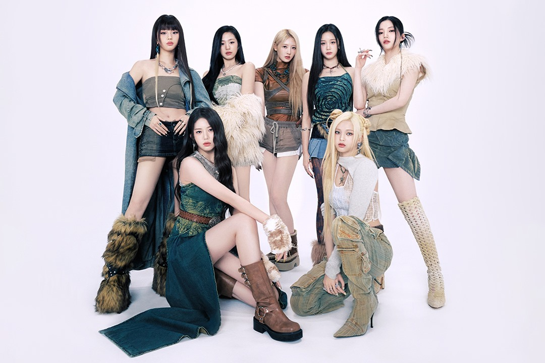 A group photo of girl group BabyMonster [YG ENTERTAINMENT]