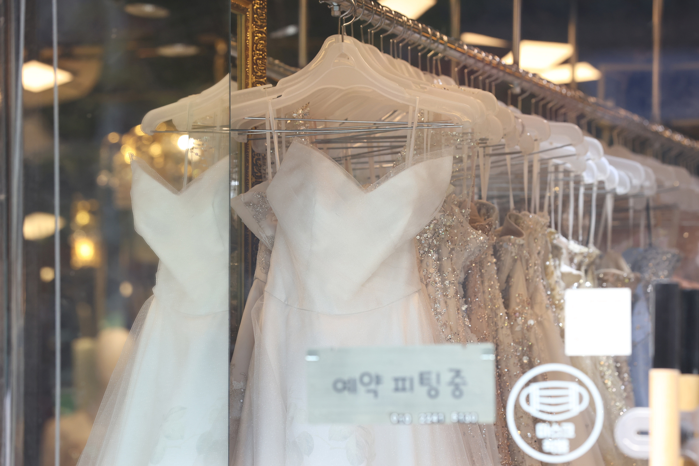 A wedding dress shop is seen in Mapo District, western Seoul, on April 19, 2022. [YONHAP