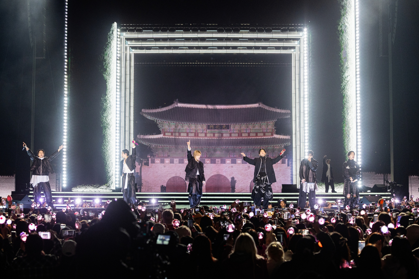 BTS performs in front of Gwanghwamun for its comeback performance in central Seoul on March 21. [NETFLIX/BIGHIT MUSIC]