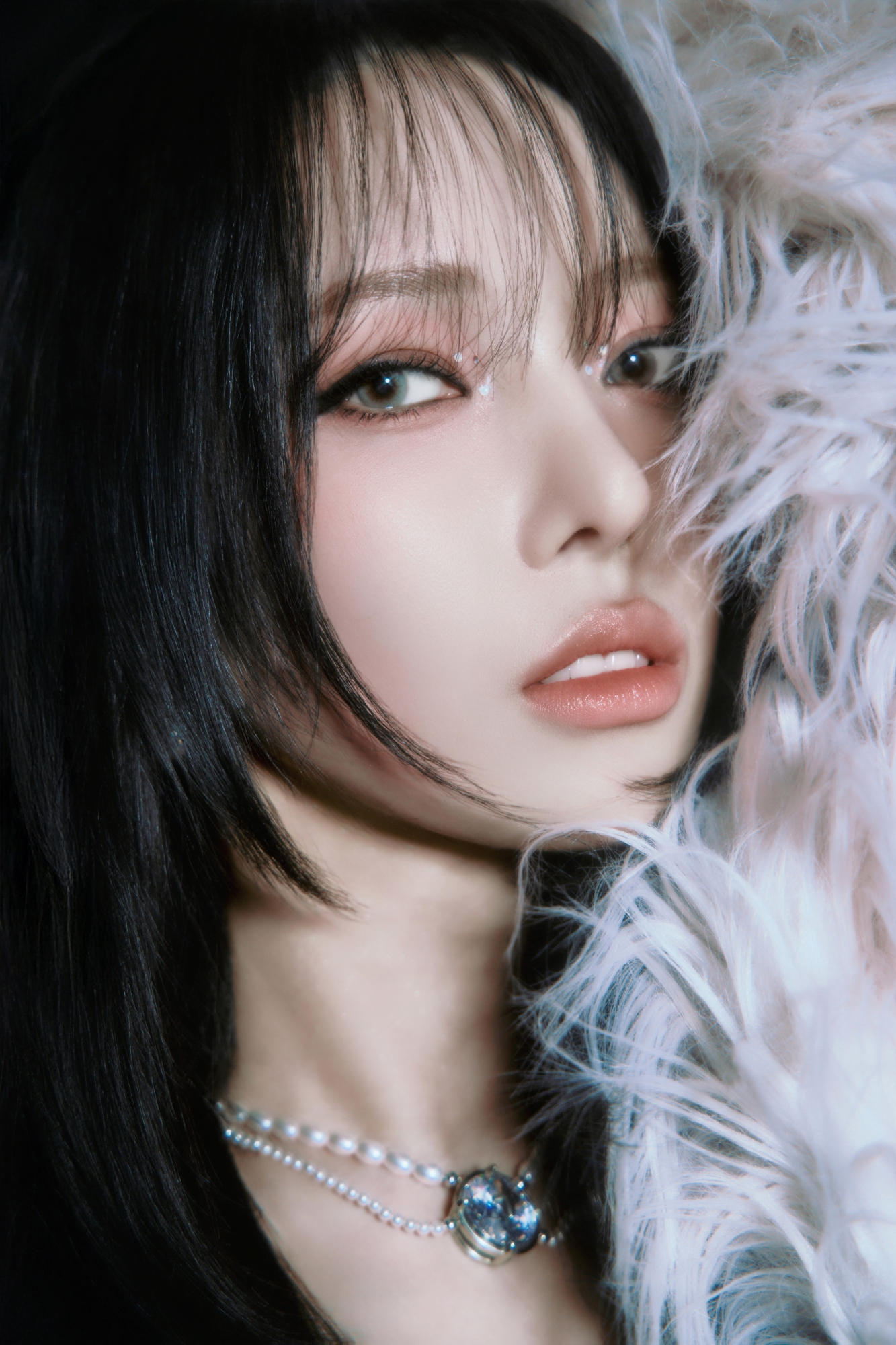A promotional image for singer Jeon Somin's EP ″Unveil″ [DSP MEDIA]