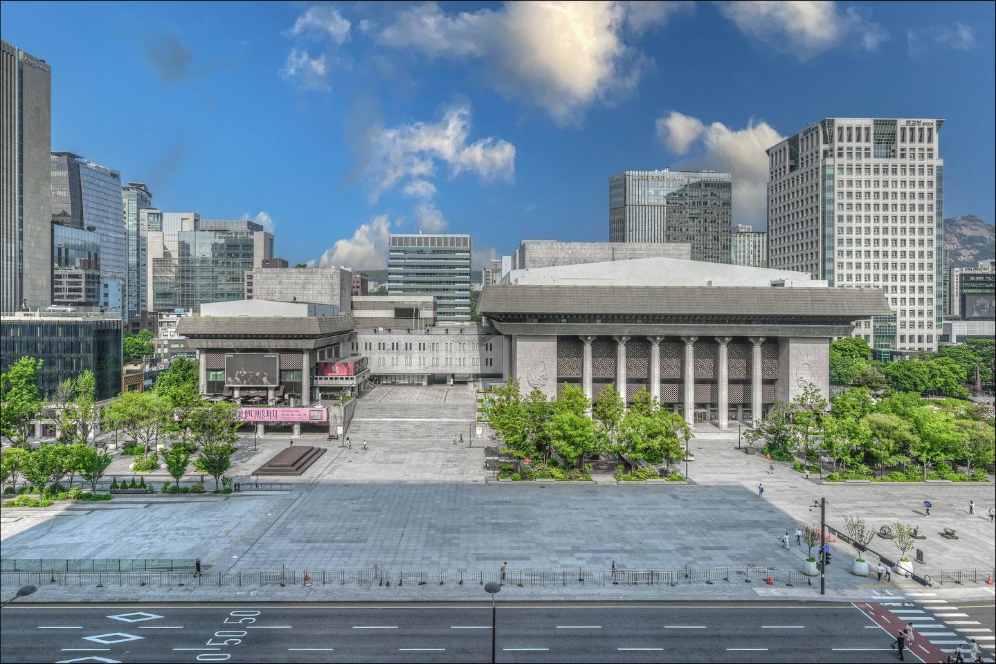 An exterior view of the Sejong Center for the Performing Arts [SEJONG CENTER FOR THE PERFORMING ARTS]