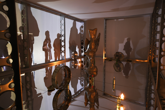 ″Chora Chora″ (2025-2026) by Lotus Kang is on display at the artist's solo show held at the Kukje Gallery in Jongno District, central Seoul, on March 19. [YONHAP]