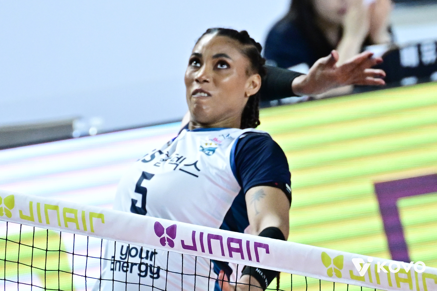 GS Caltex Seoul Kixx’s Gyselle Silva attempts an attack during Game 1 of the championship finals at Gimcheon Gymnasium in North Gyeongsang on April 1. [KOREA VOLLEYBALL FEDERATION]