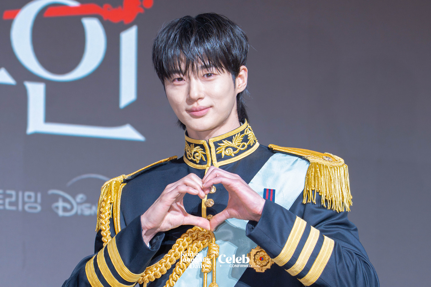 Actor Byeon Woo-seok poses for photos during a press conference for the MBC series “Perfect Crown″ at the Josun Palace Hotel in Gangnam District, southern Seoul, on April 6. [DANIELA GONZALEZ PEREZ]