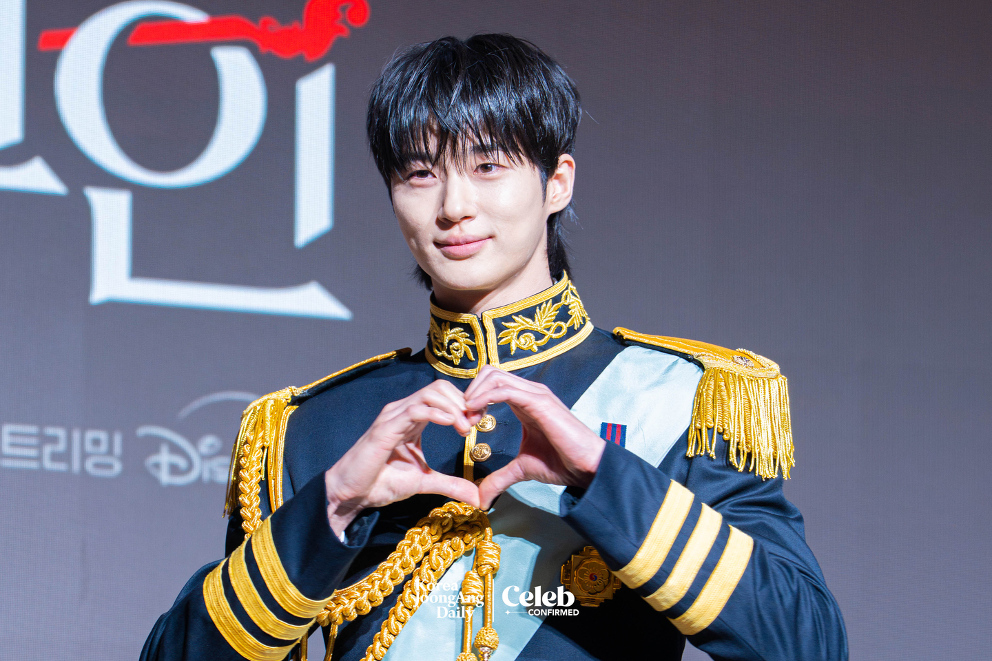 Actor Byeon Woo-seok poses for photos during a press conference for the MBC series “Perfect Crown″ at the Josun Palace Hotel in Gangnam District, southern Seoul, on April 6. [DANIELA GONZALEZ PEREZ]