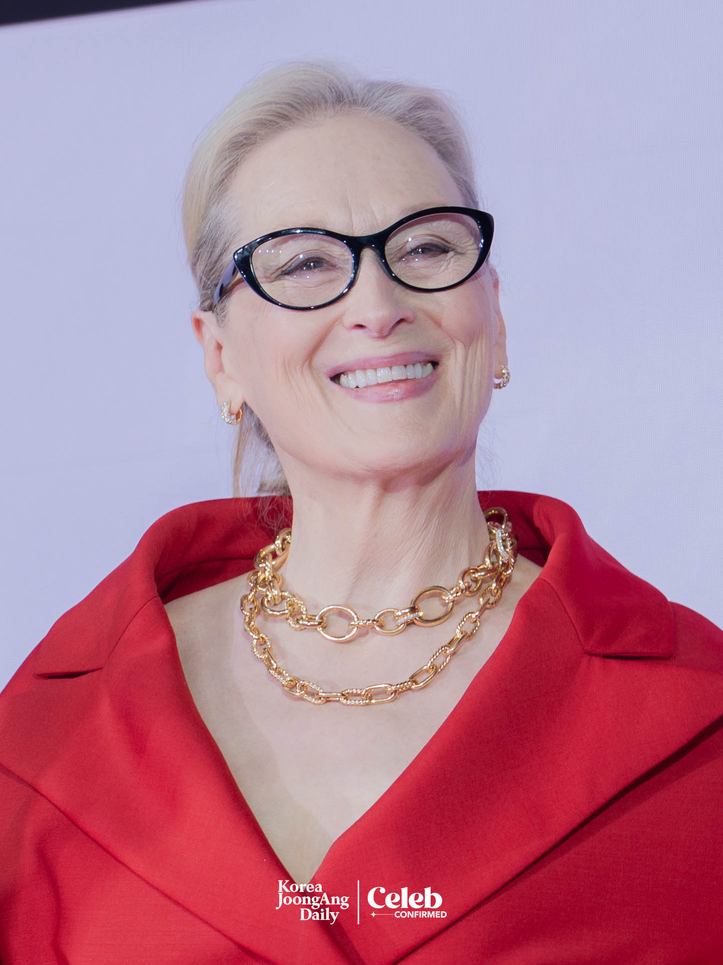 Actor Meryl Streep poses for photos during a press conference for the upcoming film “The Devil Wears Prada 2” at the Four Seasons Hotel Seoul in Jongno District, central Seoul, on April 8. [DANIELA GONZALEZ PEREZ]