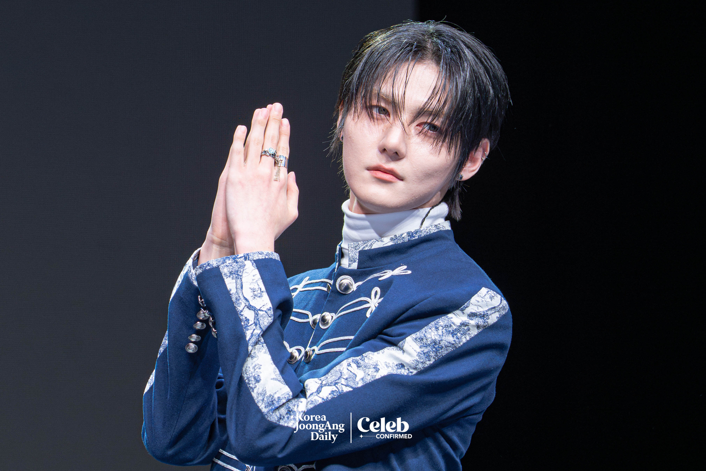 Ampers&One’s Seungmo poses for photos during a showcase for the release of the group’s fourth EP, “Definition,” at Nodeul Island Live House in central Seoul on April 8. [DANIELA GONZALEZ PEREZ]