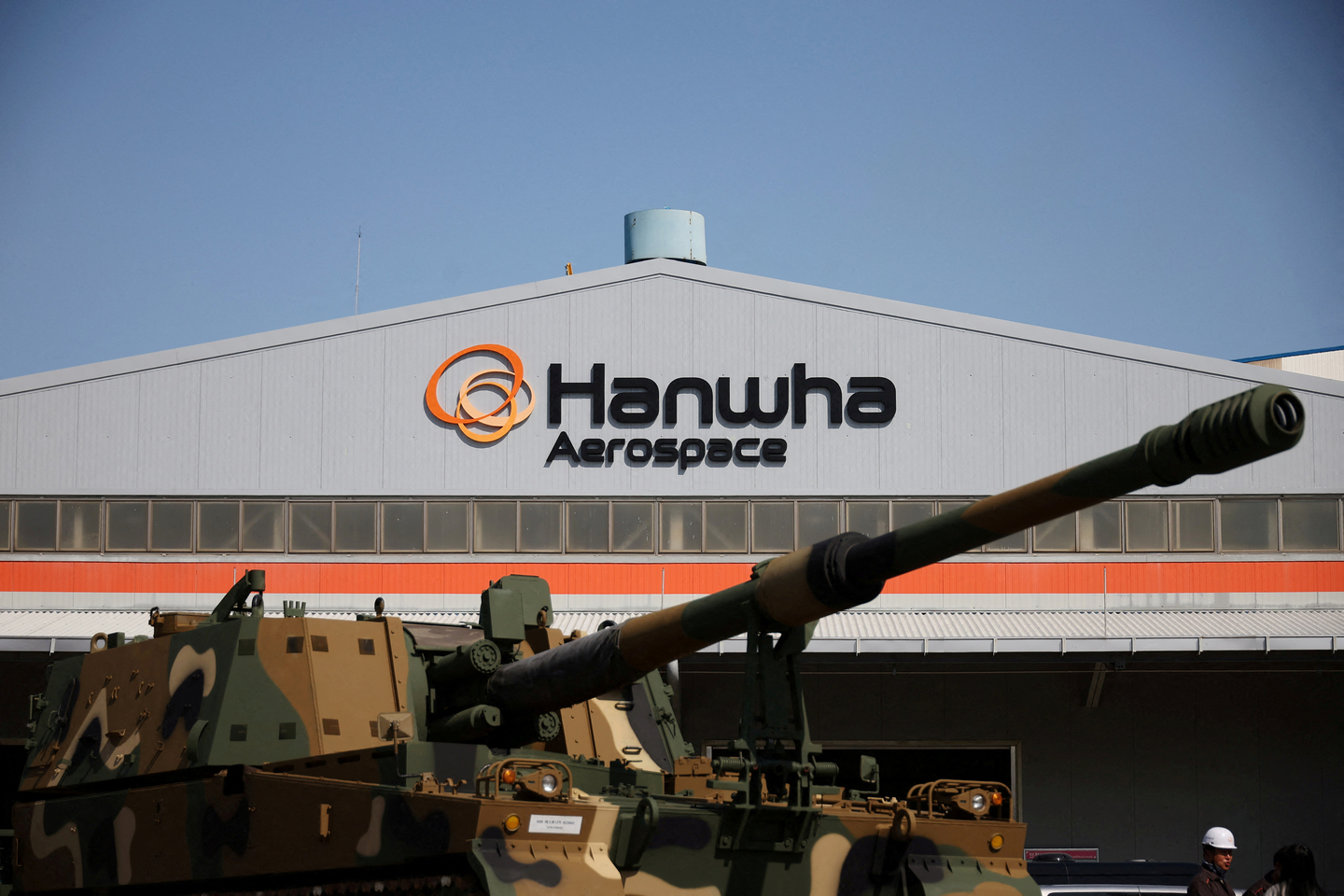 A K-9 self-propelled howitzer is displayed in front of the Hanwha Aerospace factory in Changwon, South Gyeongsang, on March 16, 2023. [REUTERS/YONHAP]