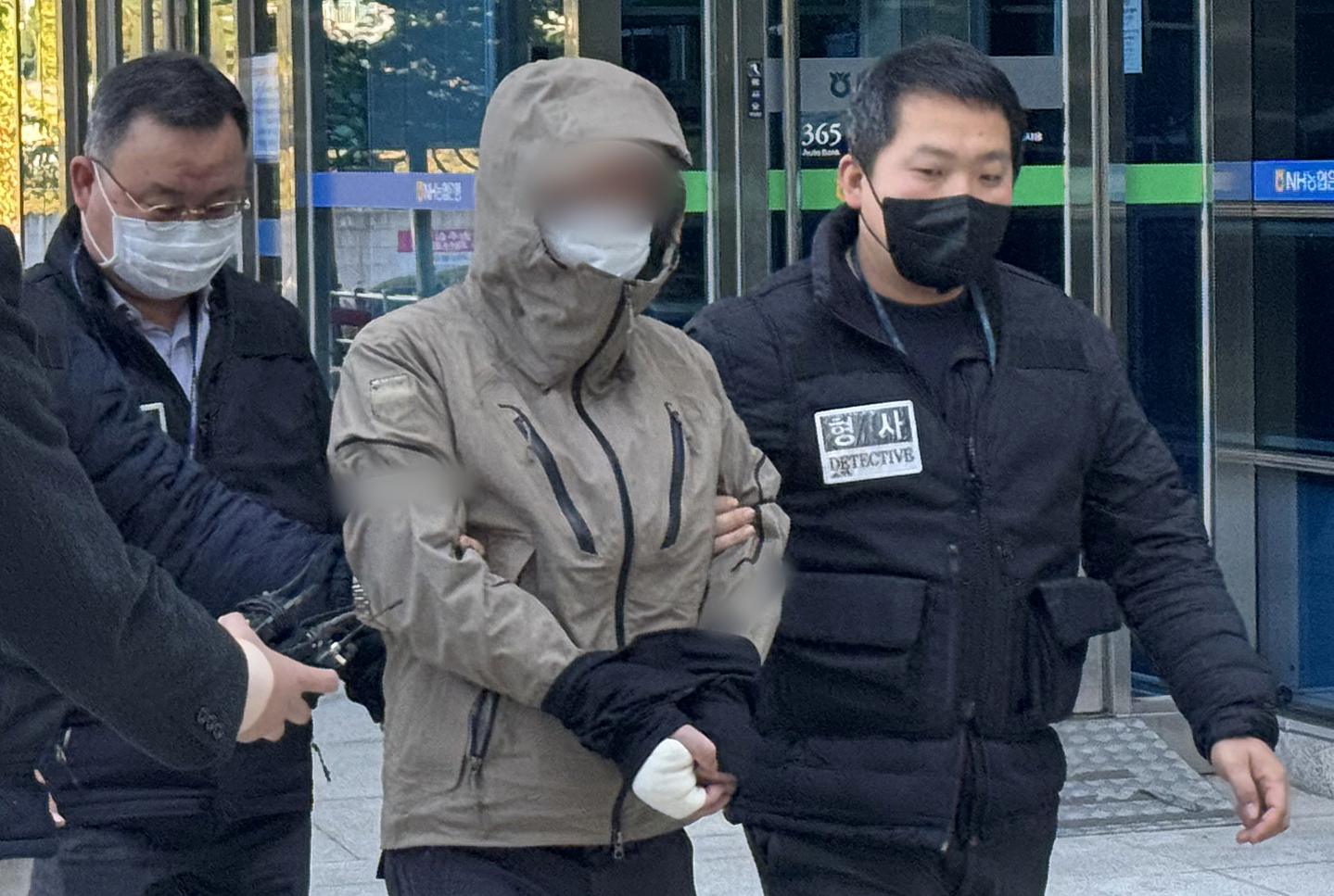 A suspect in a stabbing attack that killed a restaurant owner in Suyu-dong, Gangbuk District, northern Seoul, attends a pretrial detention hearing at the Seoul Northern District Court in Seocho District, southern Seoul on Oct. 28, 2025. [NEWS1] 
