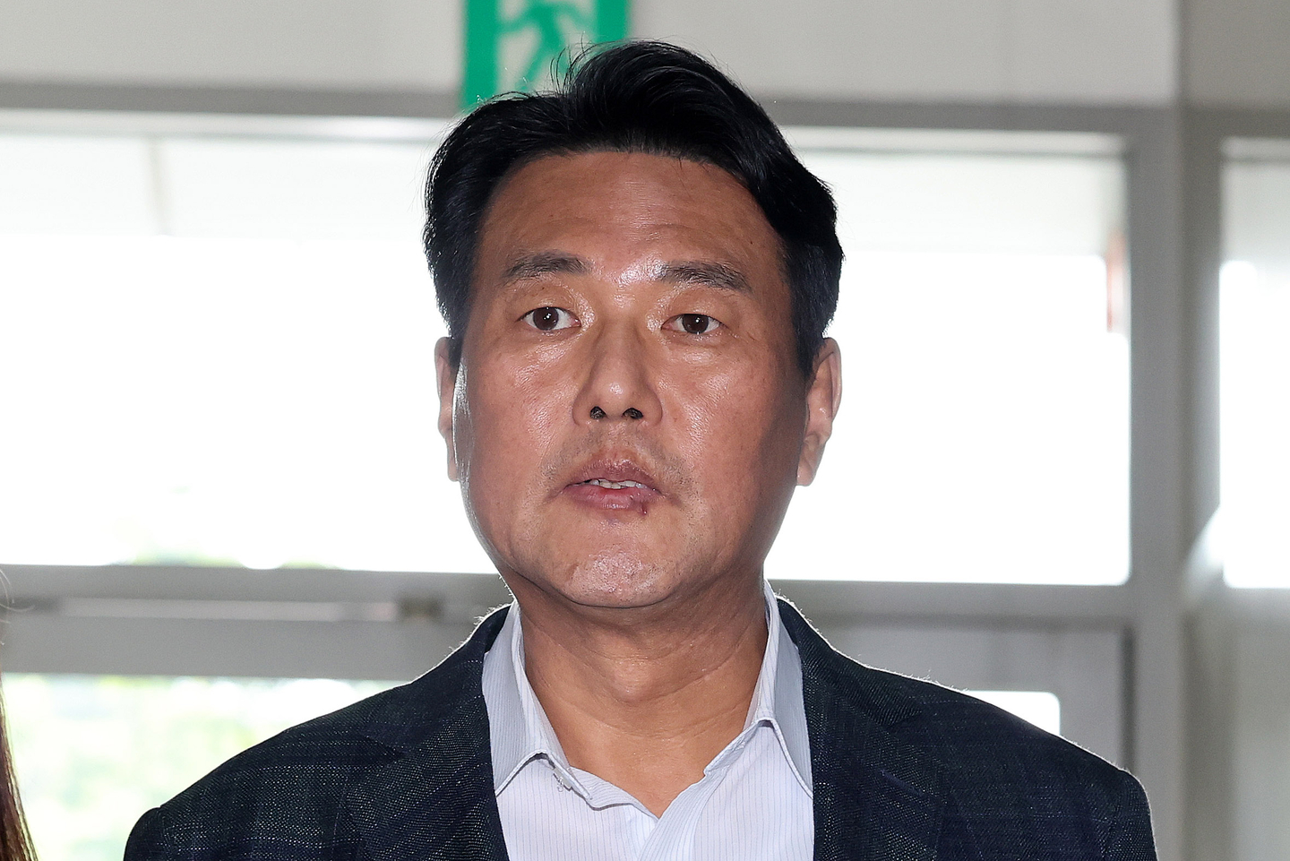 Former Principal Deputy National Security Adviser Kim Tae-hyo arrives for questioning at a special counsel team's office in southern Seoul on Oct. 14, 2025. [NEWS1]