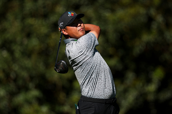 Kim Si-woo of Korea tees off on the 11th hole during the first round of the Masters at Augusta National in Augusta, Georgia, on April 9 in this Getty Images photo. [YONHAP]