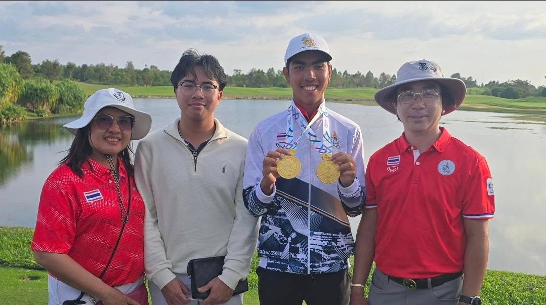 Pongsapak Laopakdee, second from right, poses for photos with his mother, Dr. Wipaporn, brother Putter and father Peter. [PETER LAOPAKDEE]