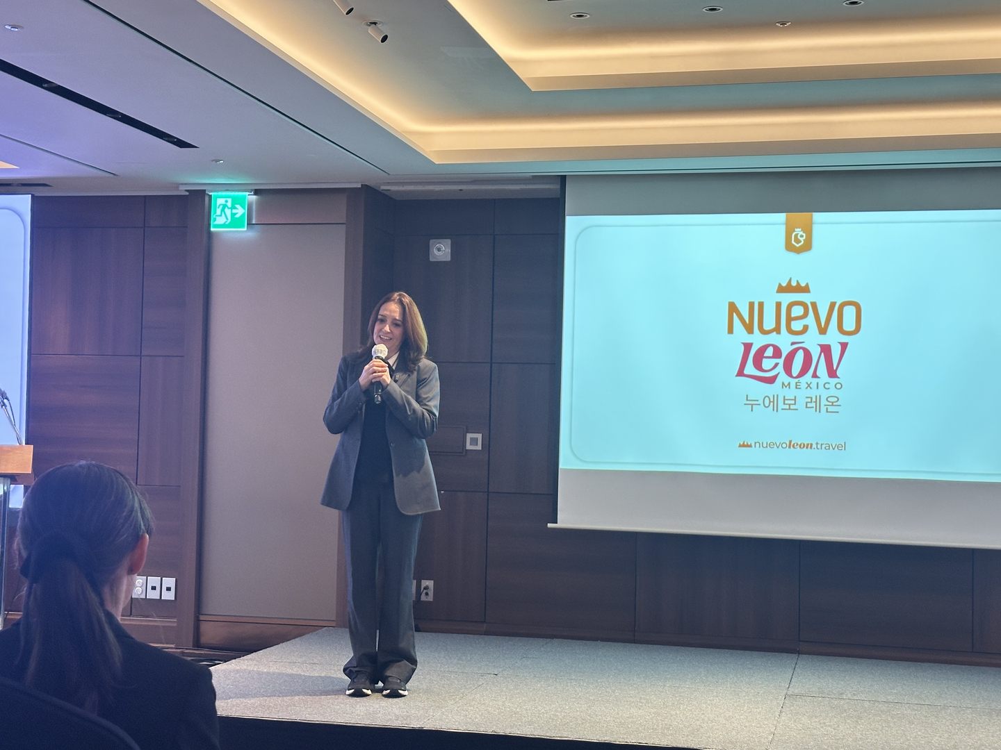 Maricarmen Martínez, minister of tourism for Nuevo León, delivers a presentation on the Mexican state’s tourism and its role as a host for the 2026 World Cup at the Lotte Hotel Seoul in Jung District, central Seoul, on Friday. [SEO JI-EUN]