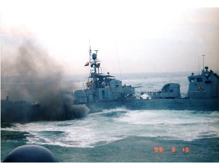 ROKS Chamsuri-325, right, physically pushes a North Korean ship that came down the Northern Limit Line in 1999. [REPUBLIC OF KOREA NAVY]