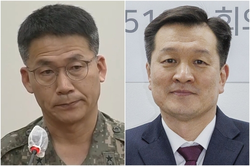 Brig. Gen. Koo Sam-hoe, left, former commander of the Army's 2nd Armored Brigade, and Brig. Gen. Bang Jeong-hwan, former head of the Defense Ministry's operational control transition task force. [YONHAP] 