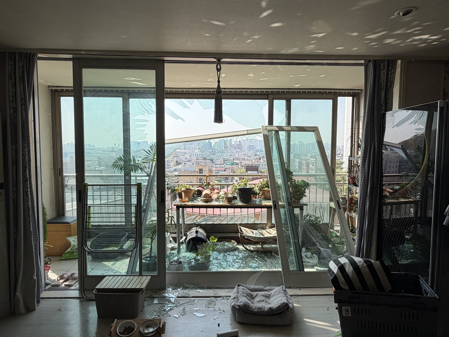 Window frames of a nearby apartment building have been blown off following a gas leak explosion at a restaurant in Cheongju, North Chungcheong, on April 13. [NEWS1]