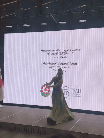 A dancer in traditional Azerbaijani costume performs during the Azerbaijani Cultural Night held at The Ambassador Seoul – A Pullman Hotel in Jung District, central Seoul, on April 10. [SEO JI-EUN]