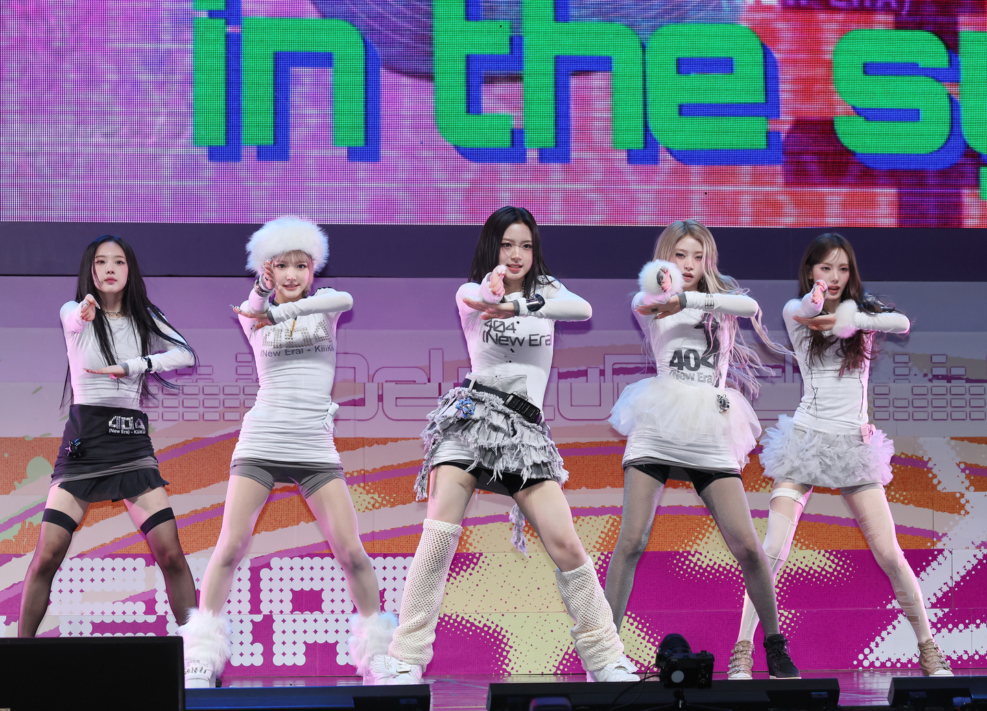 Girl group KiiiKiii performs "404 (New Era)" during a media showcase in Seoul on Jan. 26. [YONHAP] 