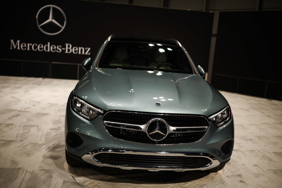 A Mercedes-Benz GLC300 is displayed during the press preview for the New York International Auto Show at the Jacob Javits Convention Center in New York City on April 1. [AFP/YONHAP]