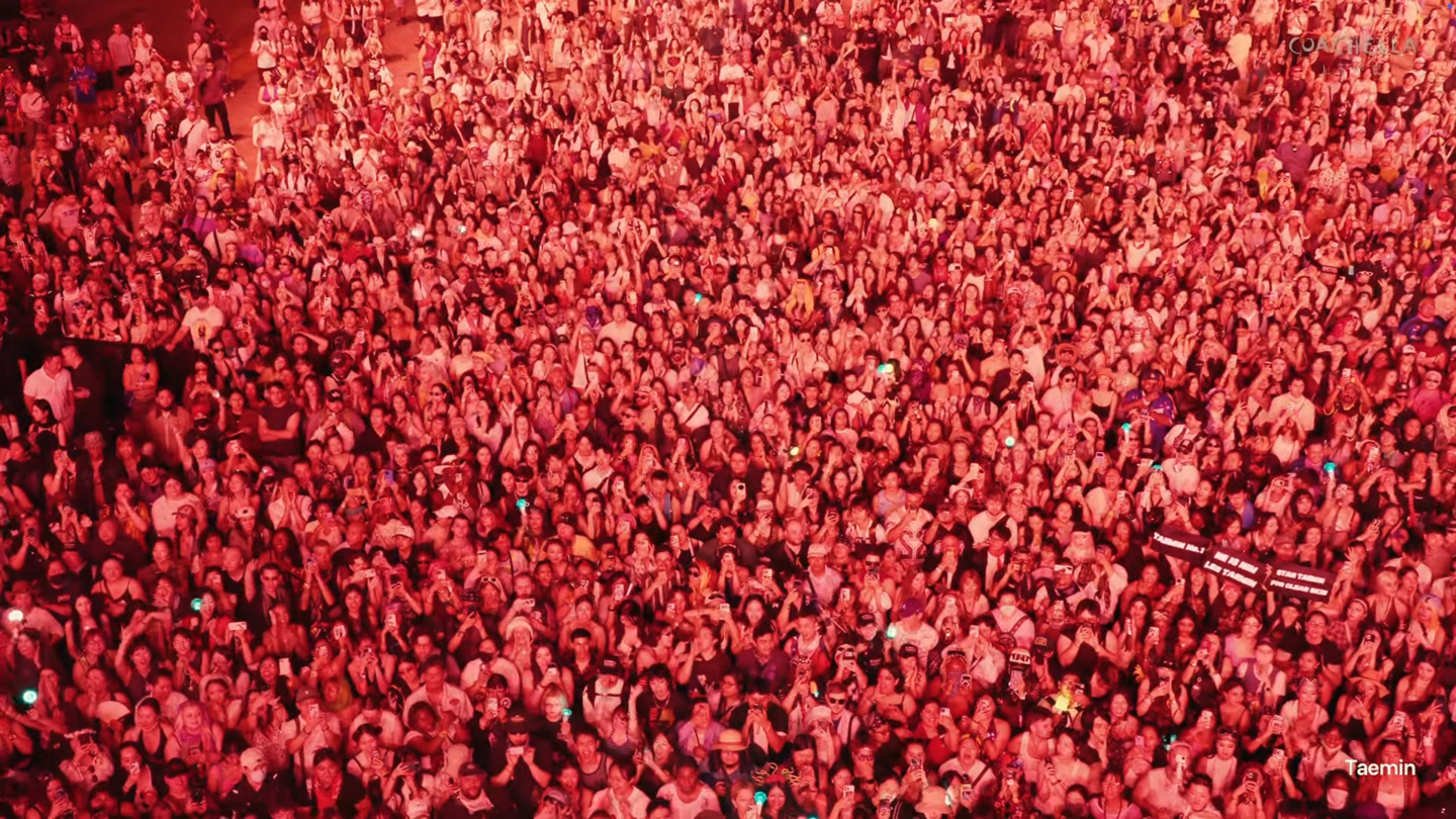 Audiences watch K-pop star Taemim's performance at Coachella Valley Music and Arts Festival in Indio, California, on April 11. [GALAXY CORPORATION]