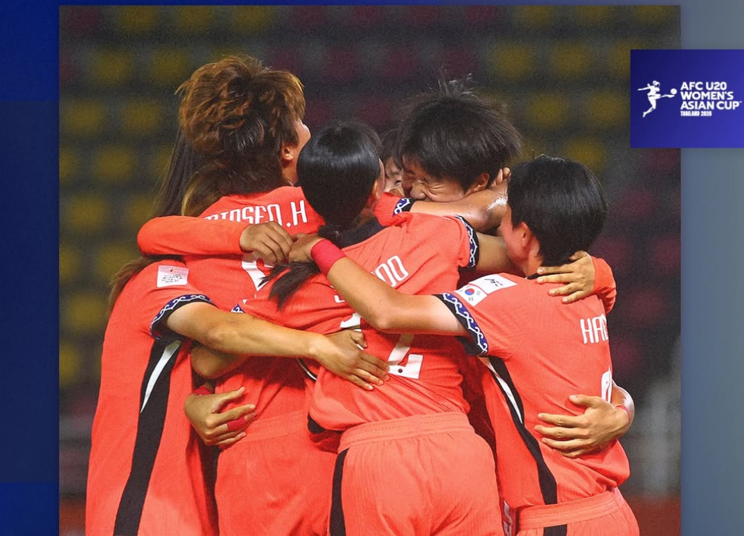 South Korean players celebrate their victory in their quarterfinal match against Thailand in the 2026 AFC U-20 Women's Asian Cup at Thammasat Stadium in Thailand on April 12. [KOREA FOOTBALL ASSOCIATION]