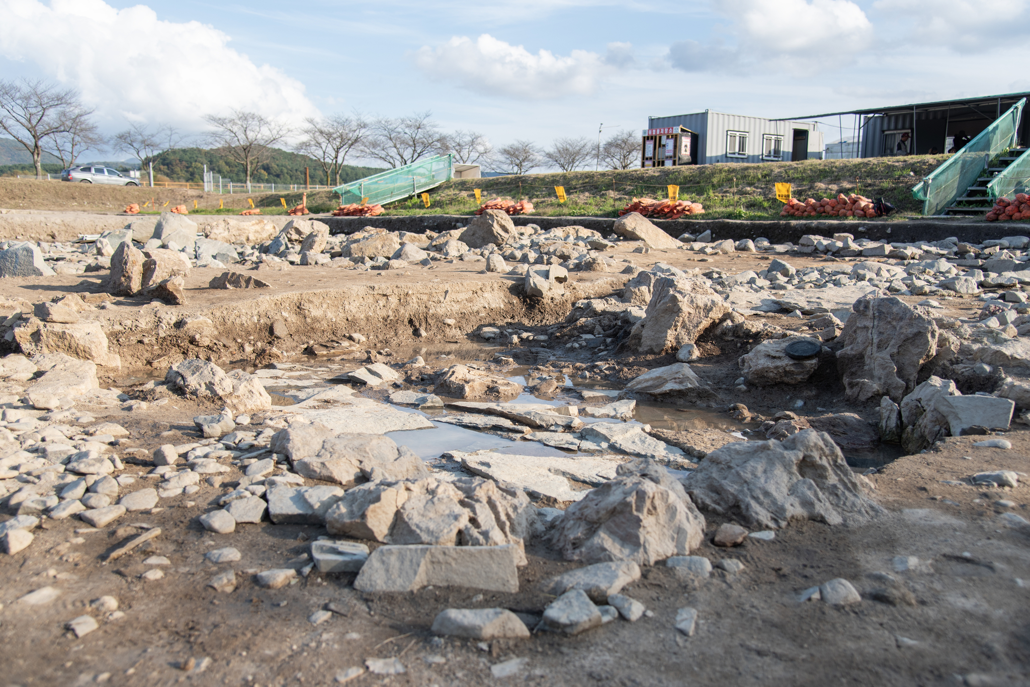 A scene of the excavation site of Gyeongju's Wolseong, a palace complex of the Silla Dynasty (57 B.C.-A.D. 935) [KOREA HERITAGE SERVICE] 