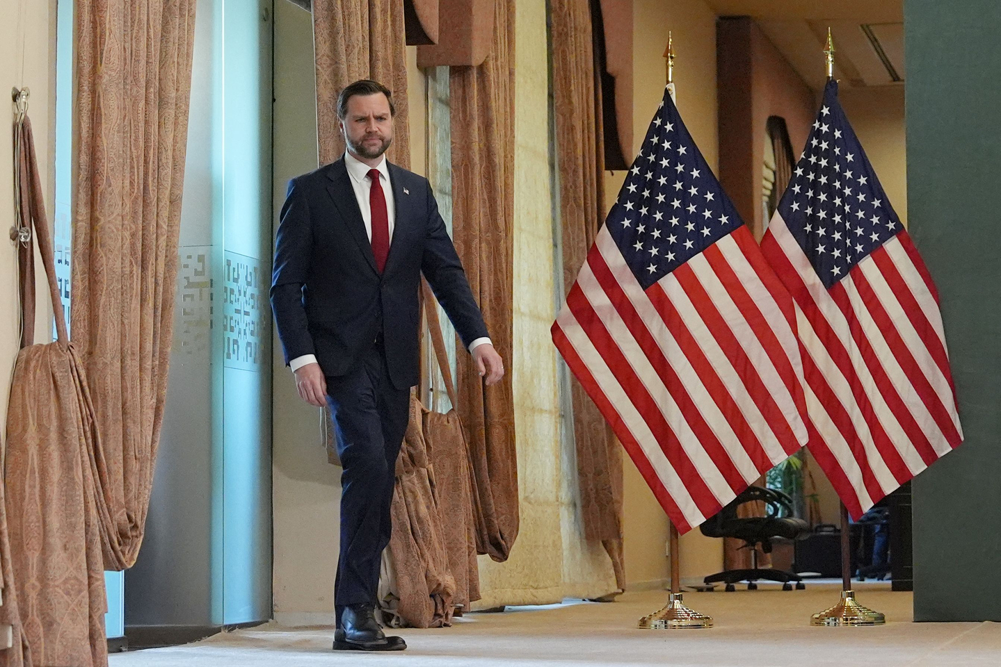 U.S. Vice President JD Vance arrives for a news conference after meeting with representatives from Iran and Pakistan in Islamabad on April 12. [AFP/YONHAP]