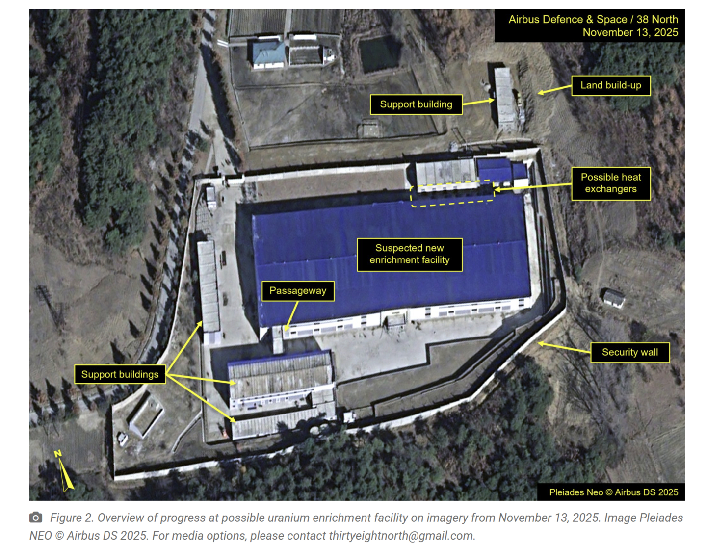 Satellite imagery taken on Nov. 13, 2025 shows six heat exchangers installed around a blue-roofed building believed to house uranium enrichment equipment at North Korea’s nuclear complex in Yongbyon, North Pyongan Province. [SCREEN CAPTURE] 