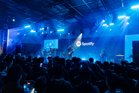 Indie singer Car, the Garden performs during a Spotify's event held in western Seoul in November 2025. [SPOTIFY]