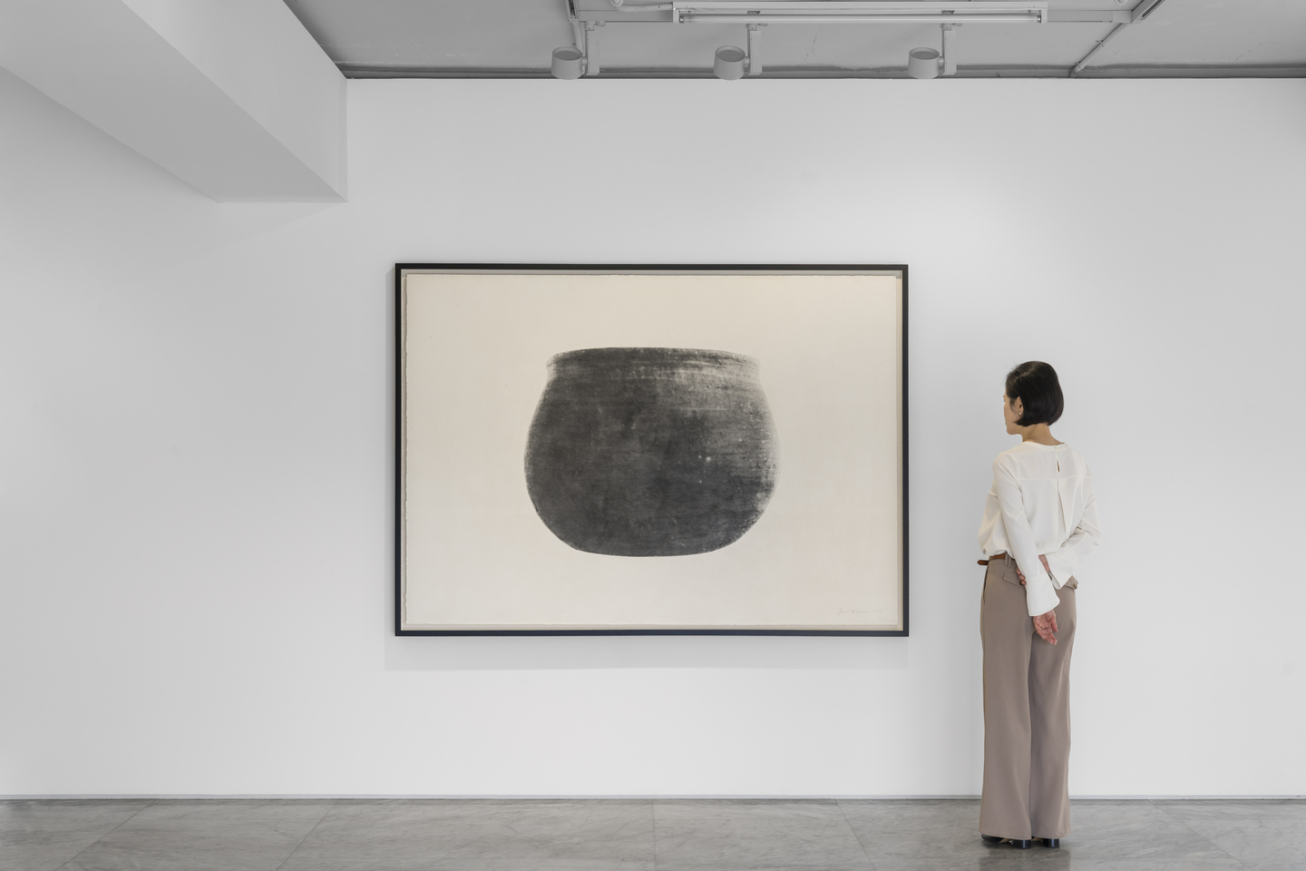 Works by photographer Lee Jung-jin are on display at the PKM Gallery in Jongno District, central Seoul, in this image provided by the gallery [PKM GALLERY]