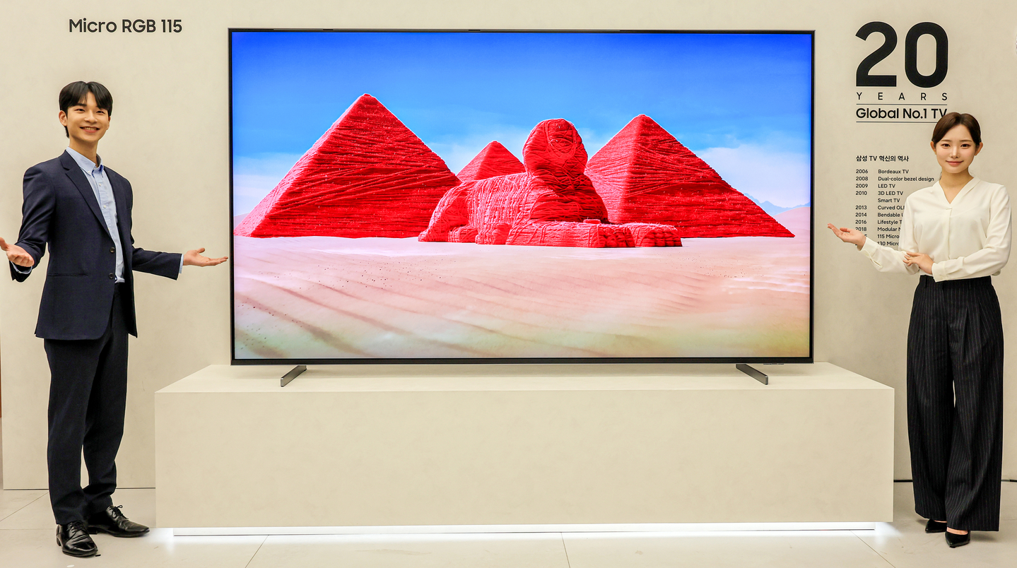 Models introduce Samsung Electronics' Micro RGB TV at the company's Gangnam office in southern Seoul on April 15. [NEWS1]