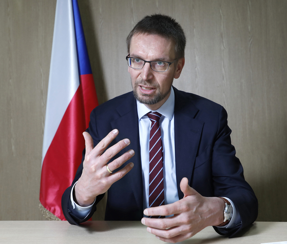 David Konecký, Czech Republic's ambassador to NATO, speaks in an exclusive interview with the Korea JoongAng Daily at the Czech Embassy in Seoul on April 14. [PARK SANG-MOON]